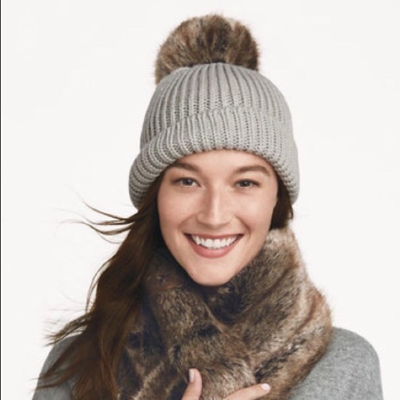 🆕 NWOT STELLA & DOT Chantal Pom Beanie❄️ - Picture 9 of 9